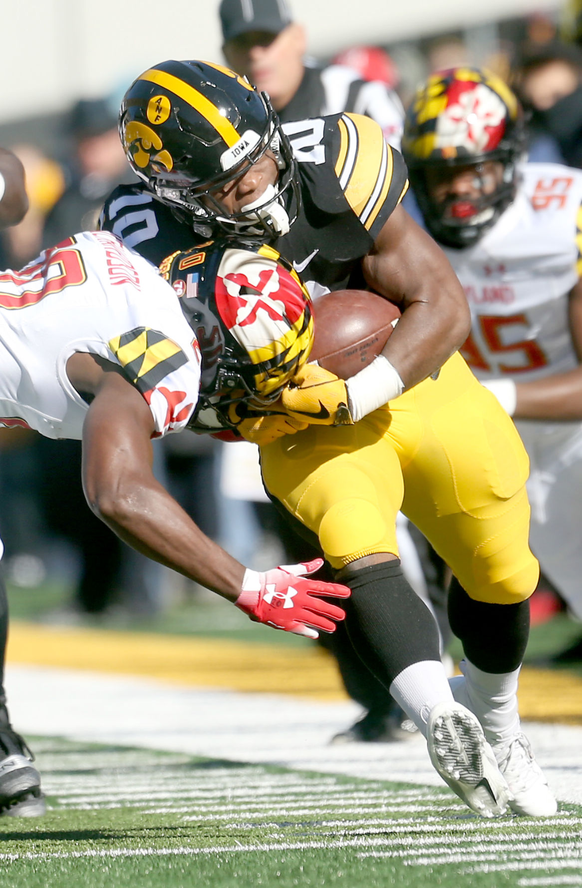 102018-Iowa-Maryland FB-021